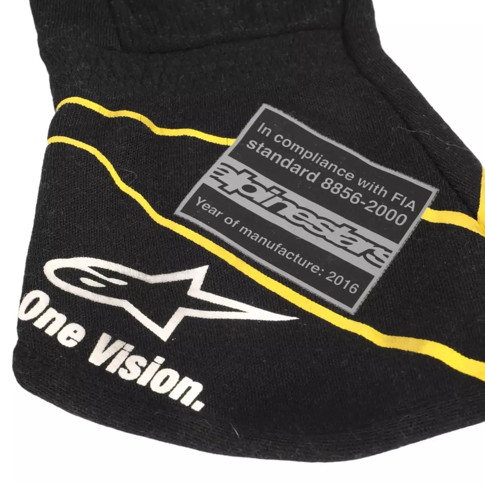 2016_Kevin_Magnussen_Race_Gloves-003.jpg