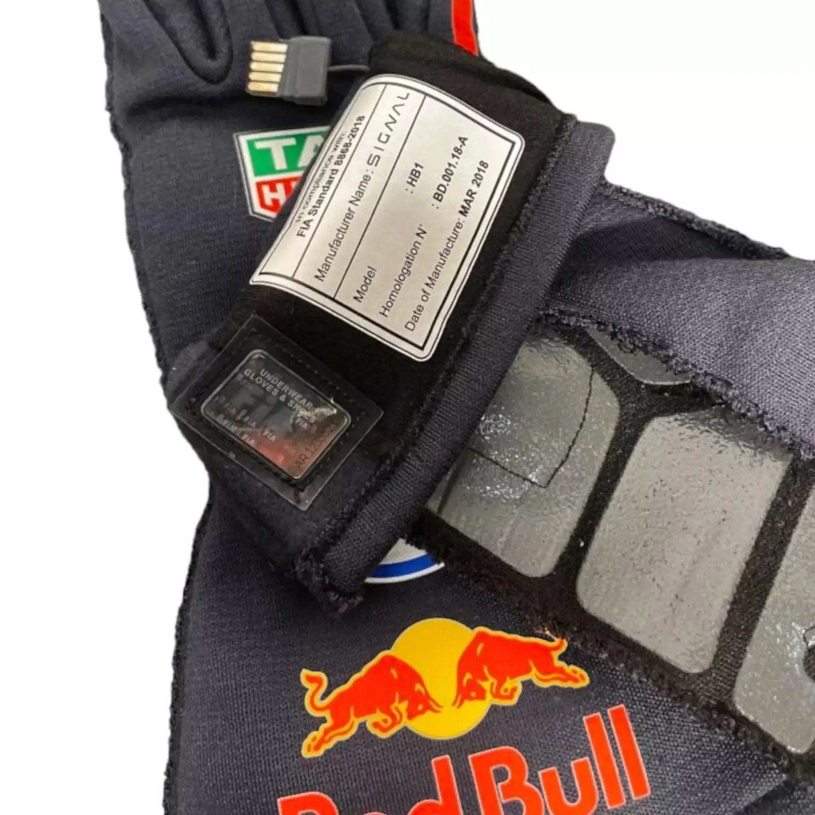2018_Max_Verstappen_Race_Gloves-002.jpg