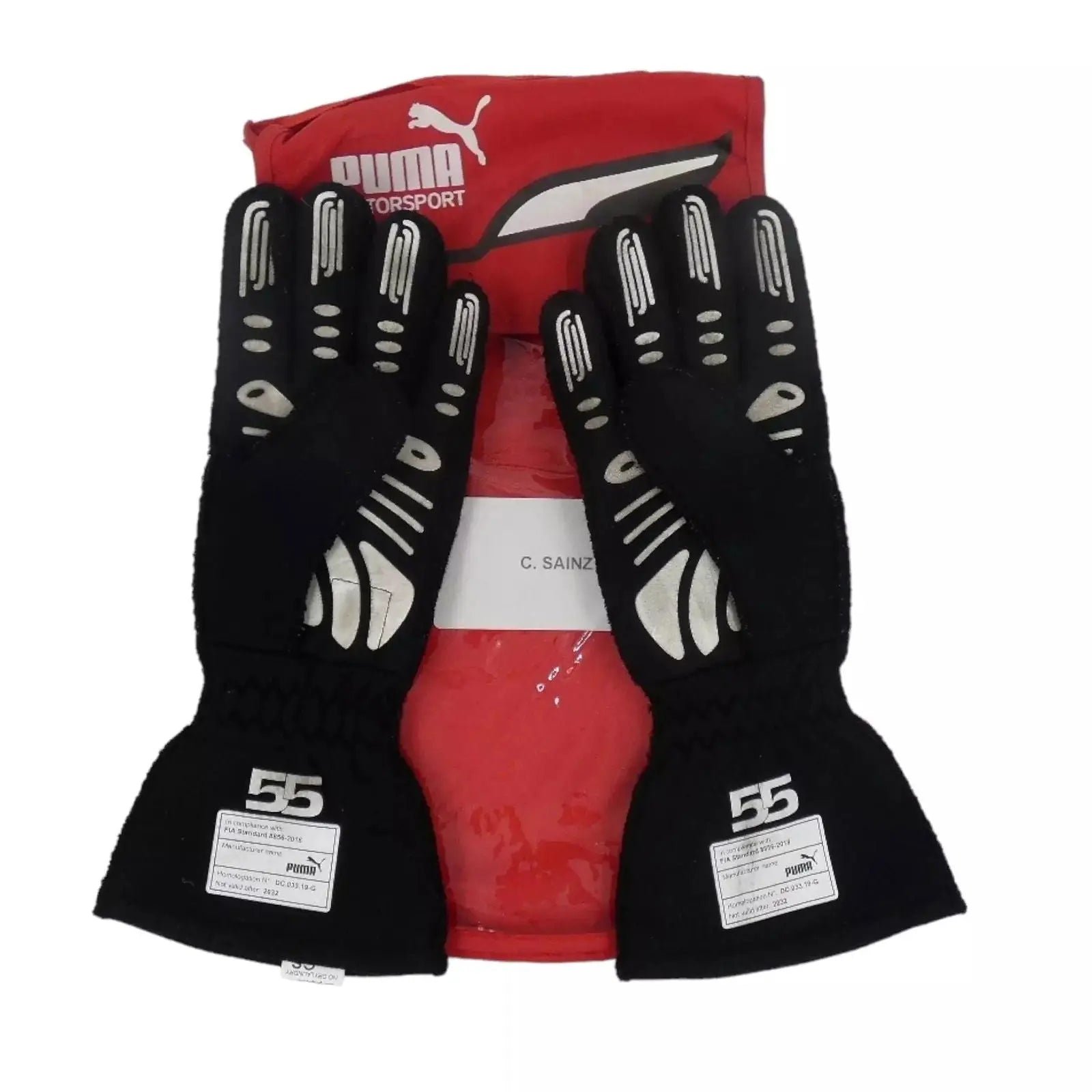 2022_Carlos_Sainz_Ferrari_Race_Gloves-002.jpg