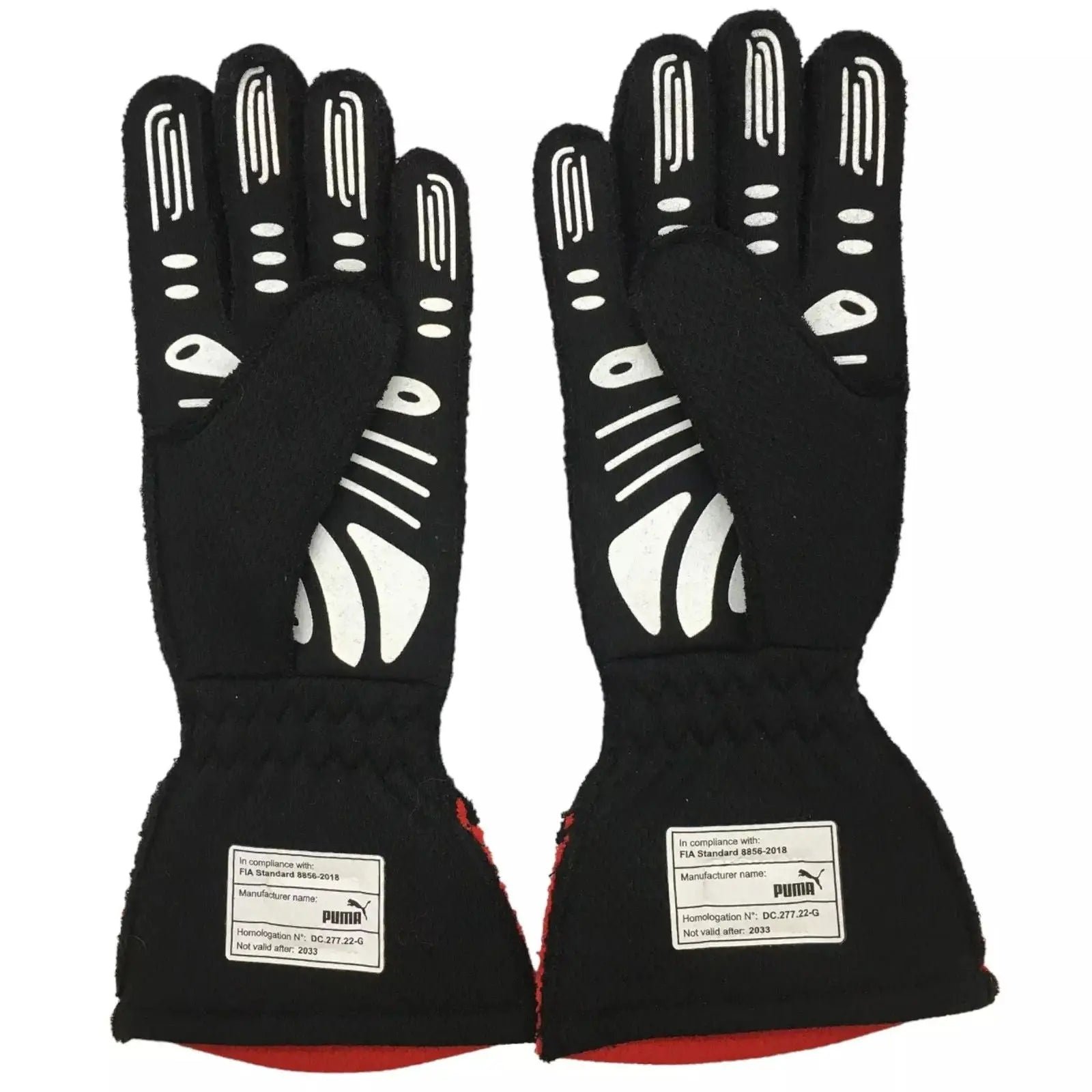 2023_Carlos_Sainz_Ferrari_F1_Race_Gloves-002.jpg