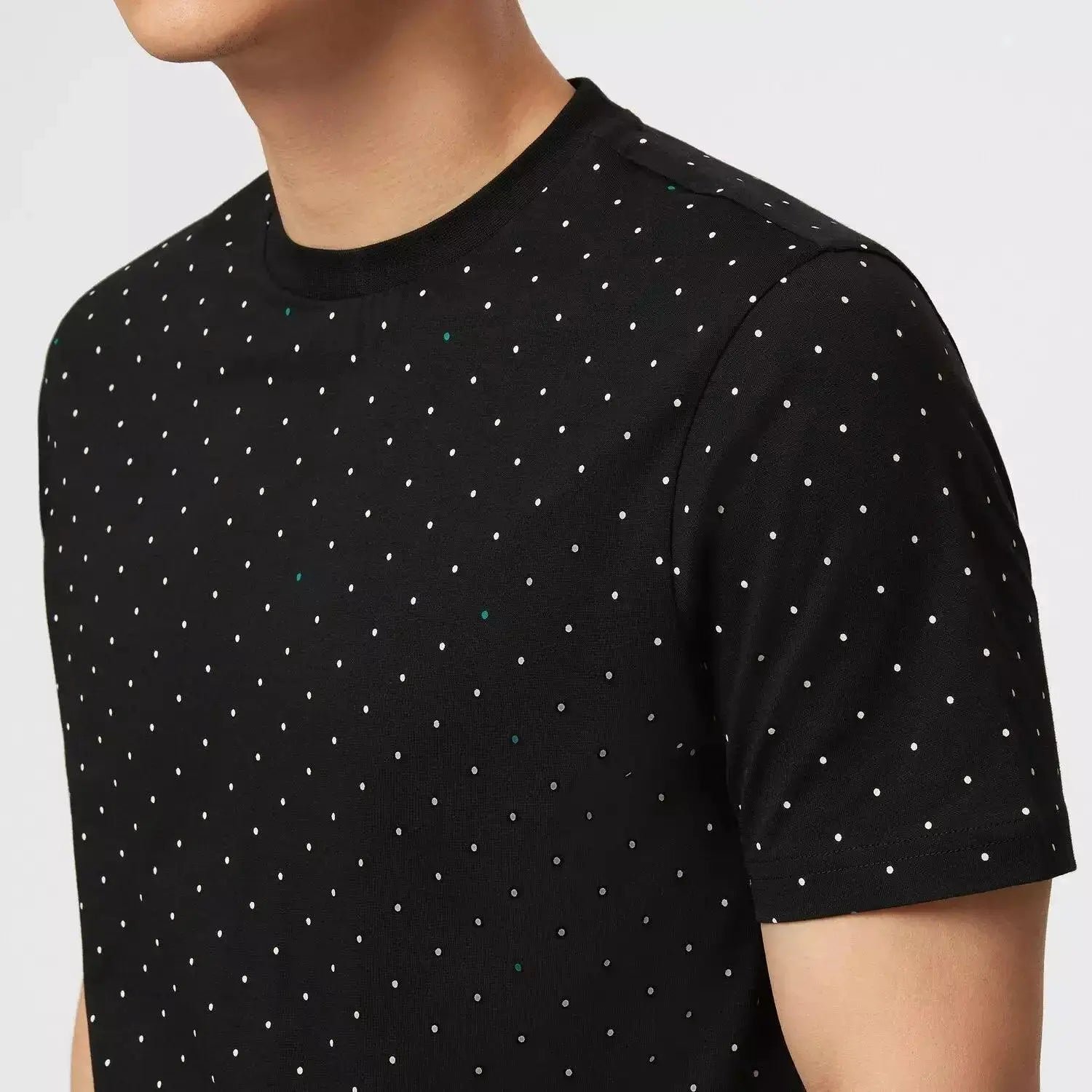 Mercedes-AMG_Petronas_2023_Polka_Dot_T-Shirt-002.jpg
